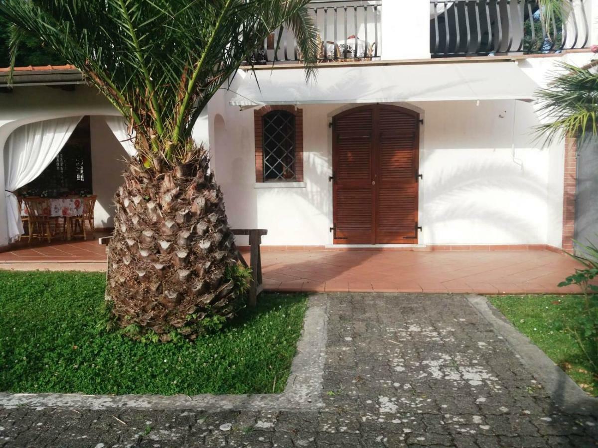 Da Adria Al Corvenale - Casa Vacanze Carrara - Villa Exteriör bild