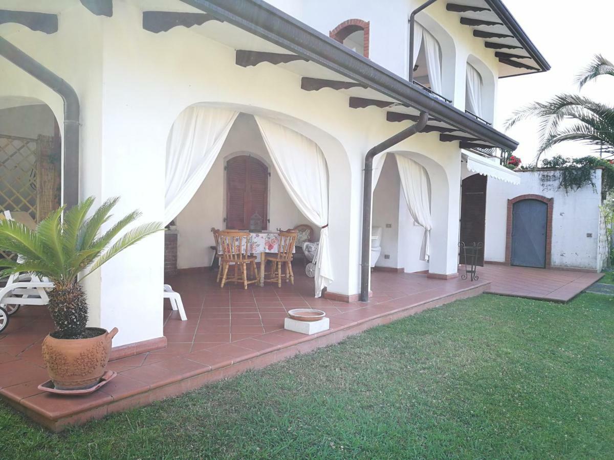 Da Adria Al Corvenale - Casa Vacanze Carrara - Villa Exteriör bild