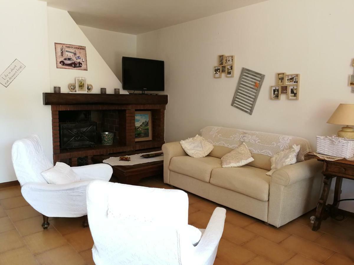 Da Adria Al Corvenale - Casa Vacanze Carrara - Villa Exteriör bild